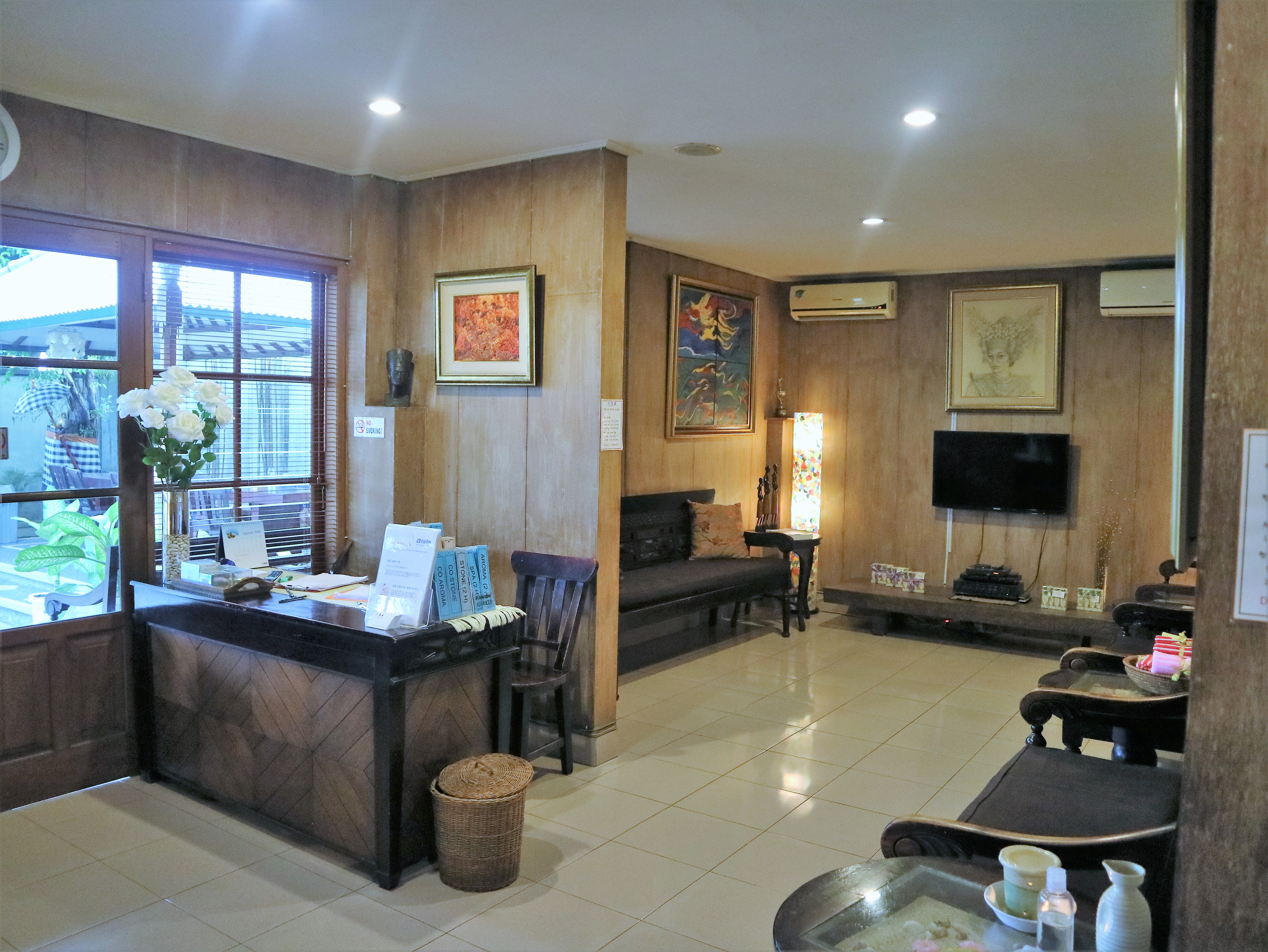 LOBBY 1
